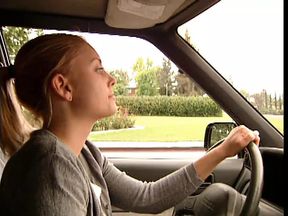 bullsslot.co - Lesbian teenagers fucking on a pool table