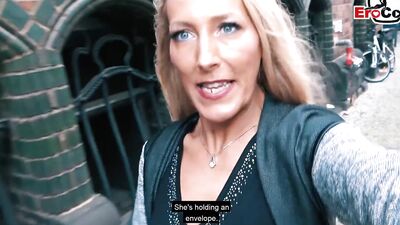 MATURE MOM PICK UP TEEN FOR FIRST TIME LESBIAN SEX