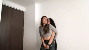My best friend&#039;s wife&#039;s ass squeezes my mouth very well
